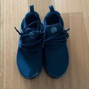 Nike Presto Black Sneakers Size 6Y/ 8 Women’s